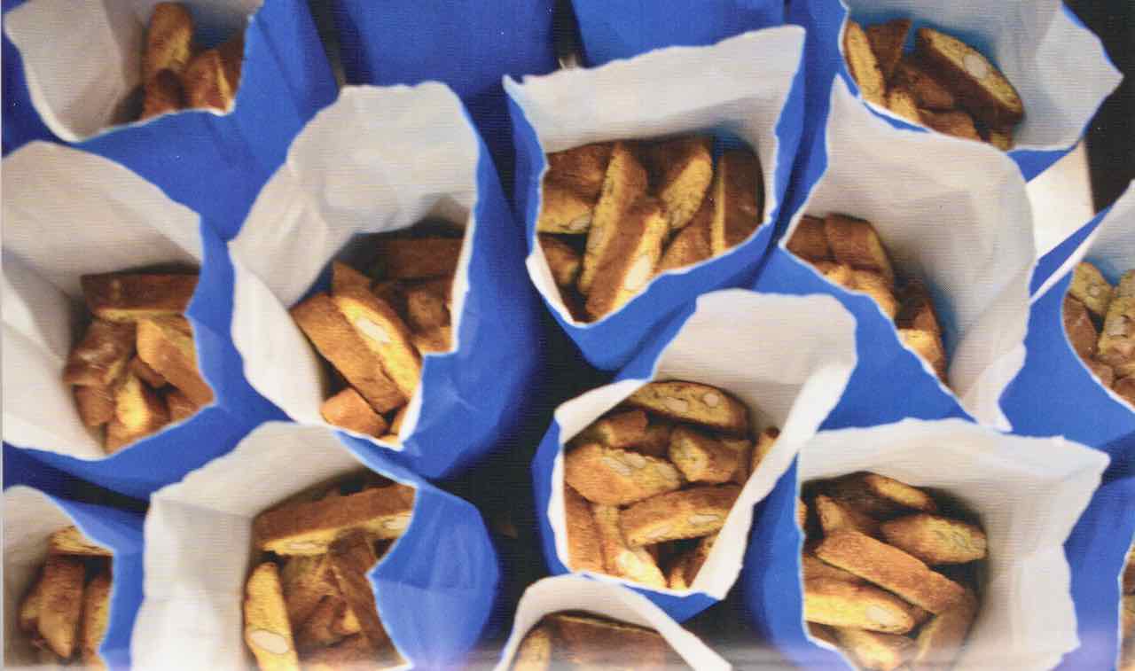 biscotti di prato ricetta mattei - biscotti di prato mattei recipe - Gustorotondo Italian food boutique - I migliori cibi online - Best Italian food online - spesa online